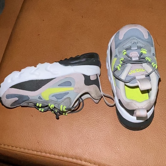 Kids Athletic Shoes - Gray and Neon Green - Picture 5 of 6